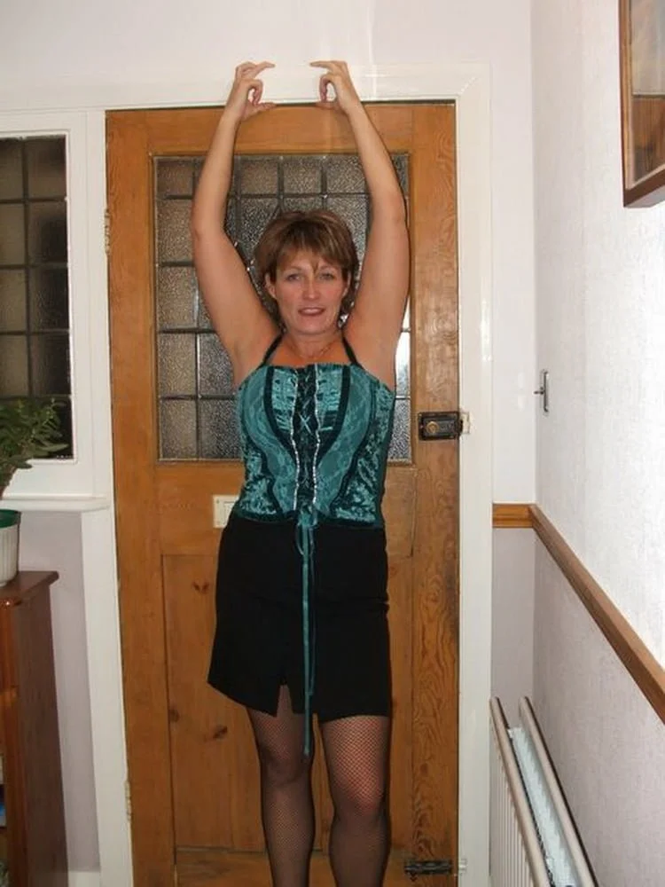 Anne - UK Mature Milf With Tanned Boobs. Part 1 (pic2) image 6