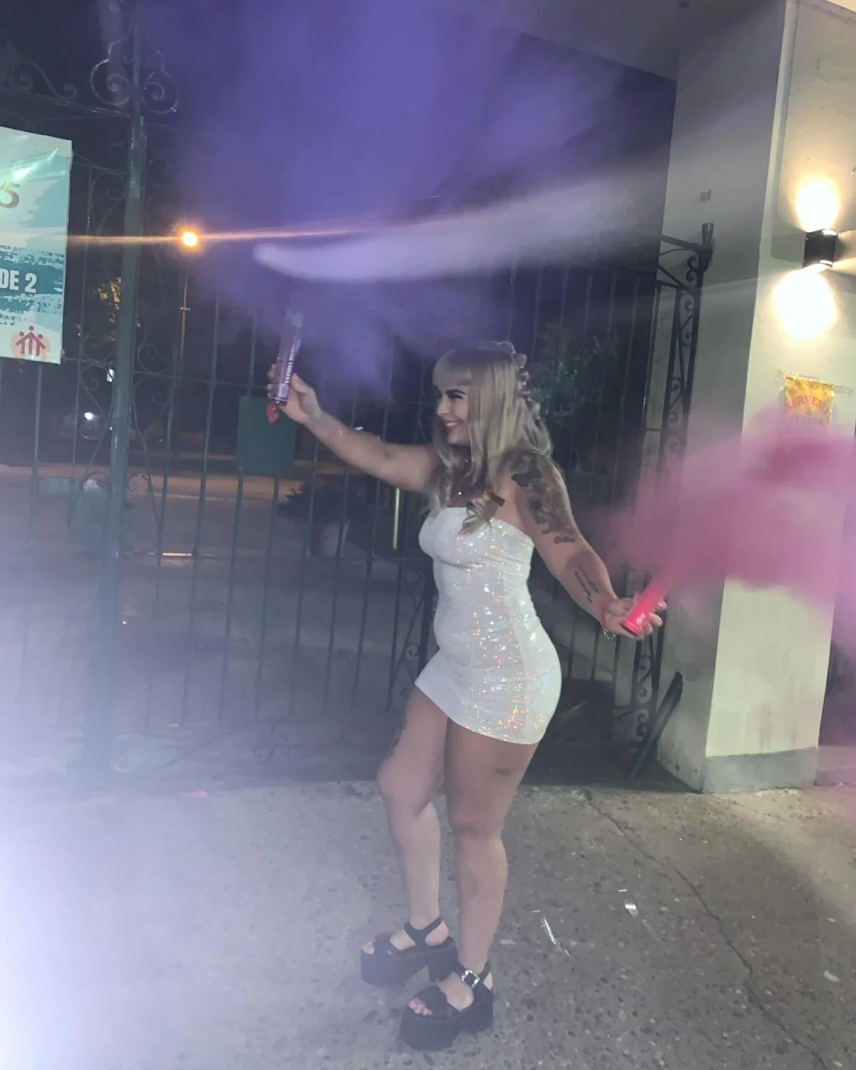 Antonella Argentina hermosa rubia flaca sexy Petera mamando verga a su novio image 1