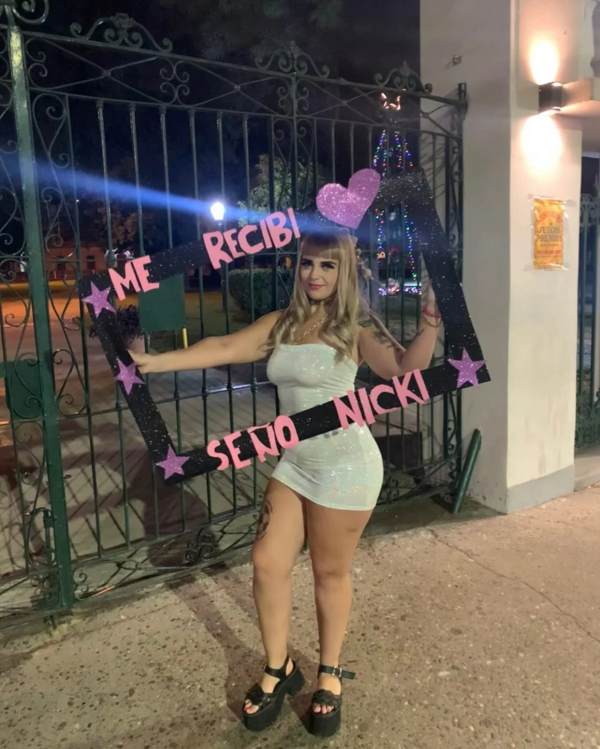 Antonella Argentina hermosa rubia flaca sexy Petera mamando verga a su novio image 2