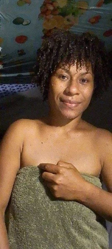 Selfies after shower🇵🇬 image 3