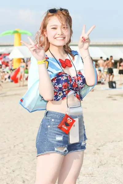 🔚Japanese　素人　水着で抜く　RINKUの海水浴場　盗撮ではなく許可をもらっての撮影　ソフトエロ　一発やりたい cover image