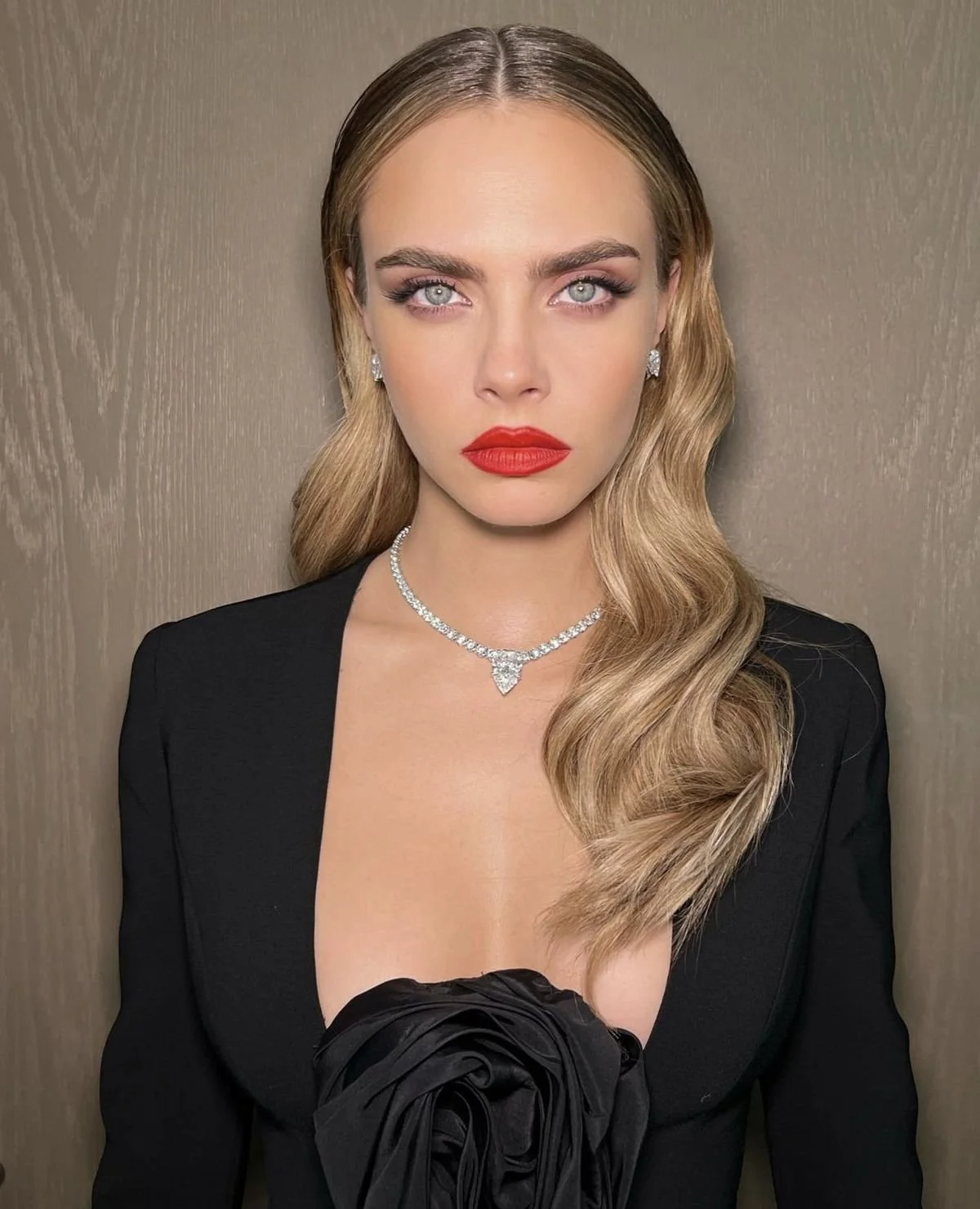 Imagine CEI and pegging by Cara Delevingne main image