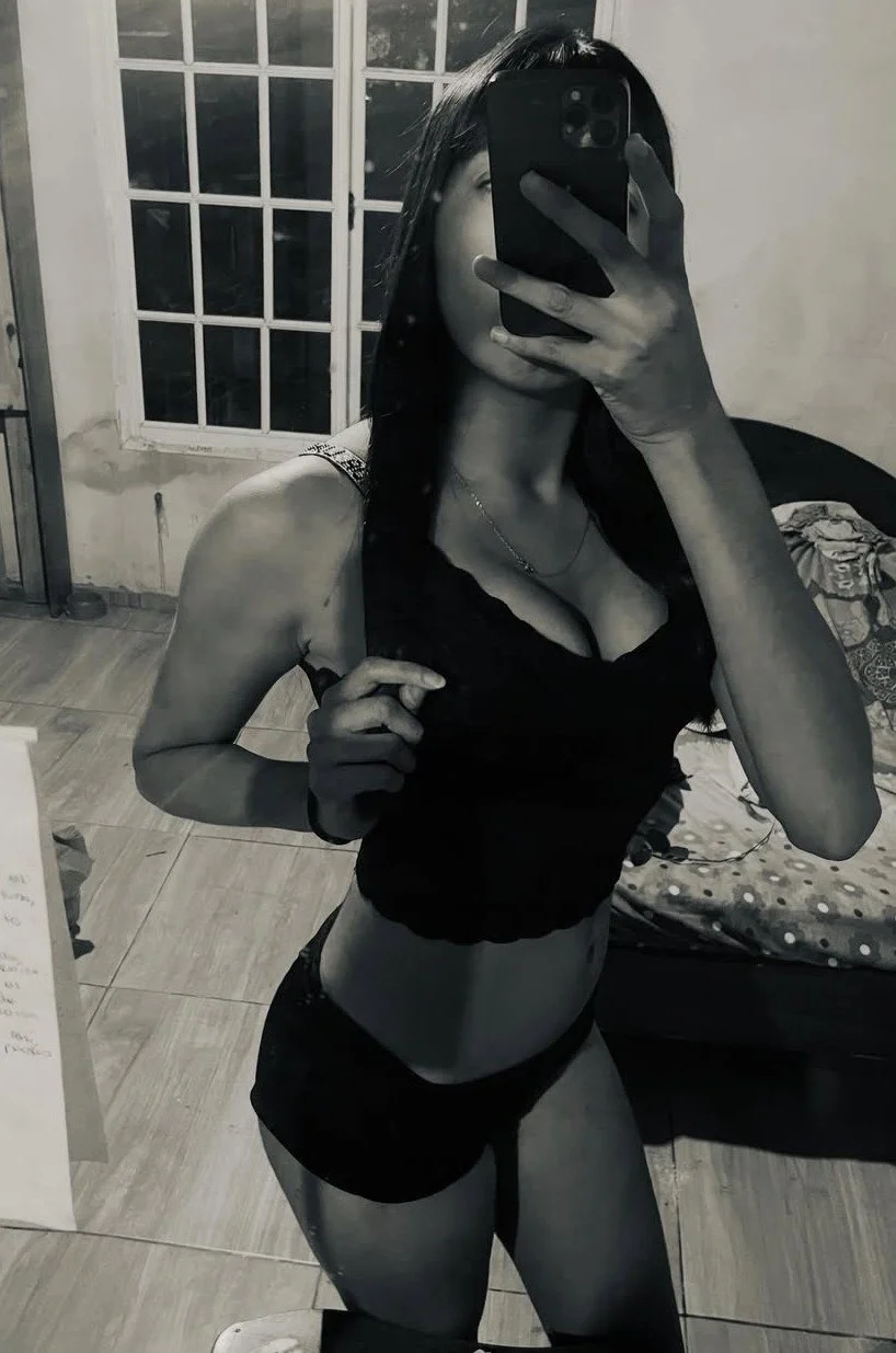 Más de mis compañeras image 5