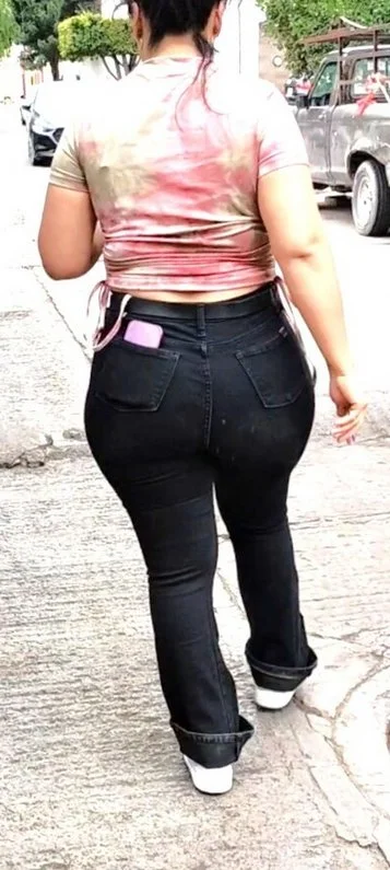 milfs bien nalgonas en la calle image 17