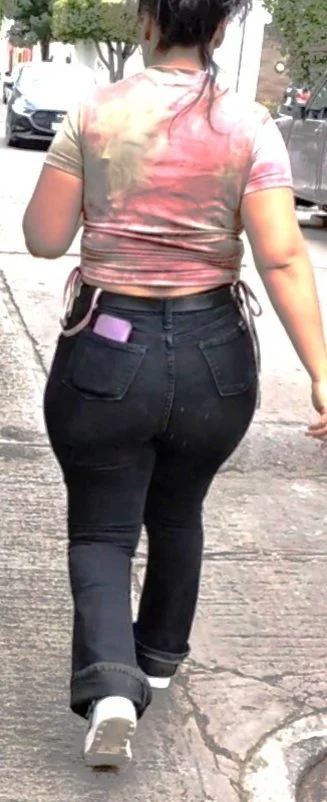 milfs bien nalgonas en la calle image 19