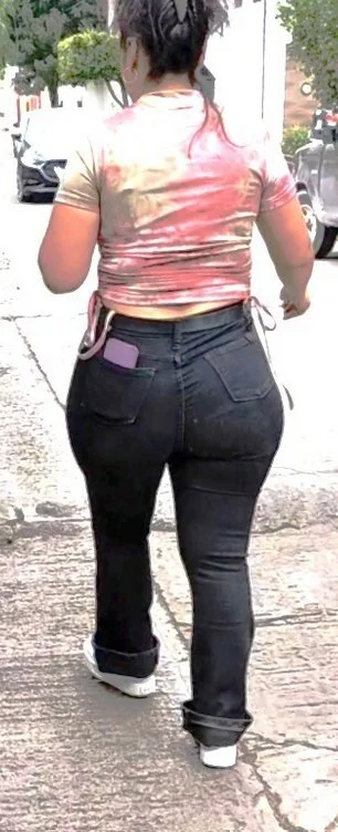 milfs bien nalgonas en la calle image 23