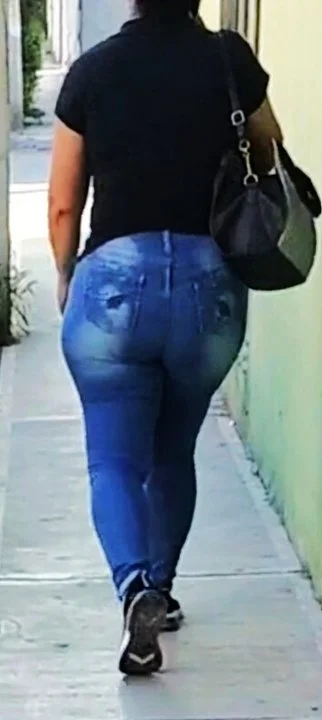 milfs bien nalgonas en la calle image 30