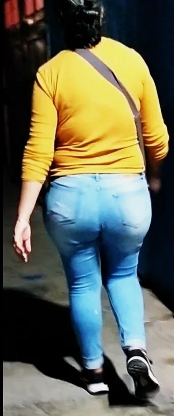 milfs bien nalgonas en la calle image 49