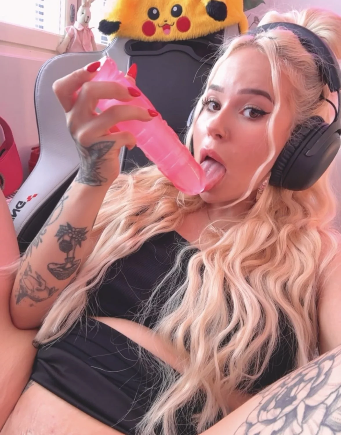 Finnish gamergirl new photos😱😋 image 2
