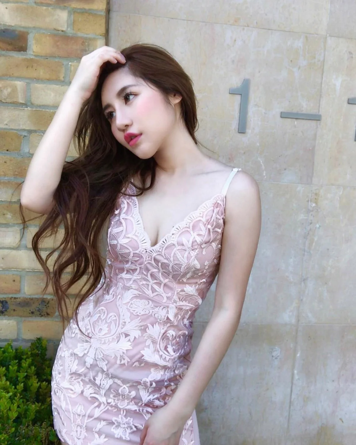 i can be your pretty girl image 3