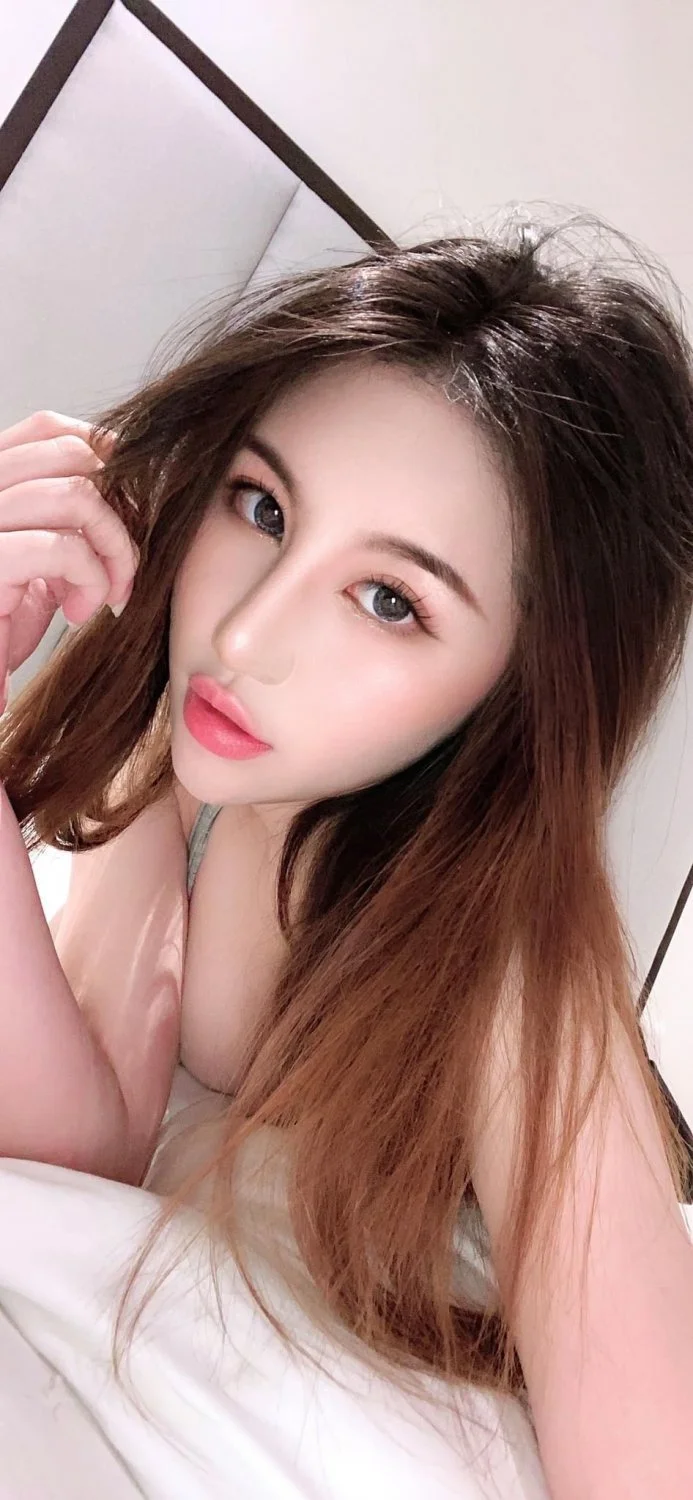 i can be your pretty girl image 5