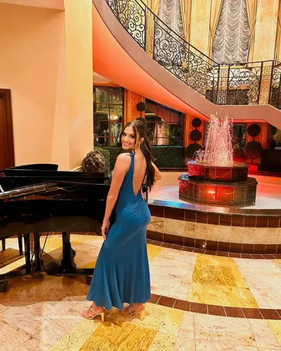 My neighbor Olivia's ass in dress 🥵 cover image