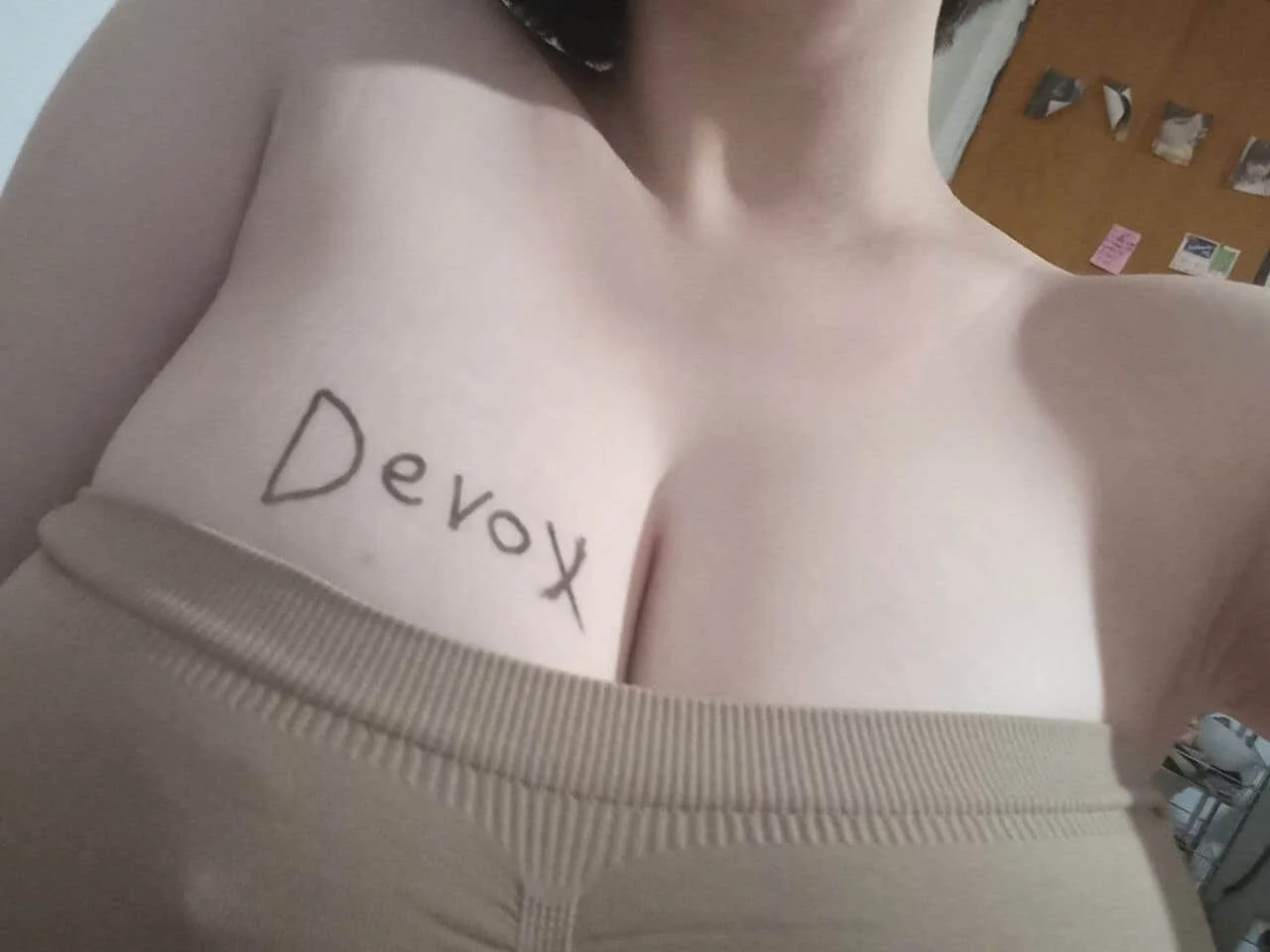 Latina emo blanquita sexy devox con ricas grandes tetas rosadita Concha deliciosa image 2