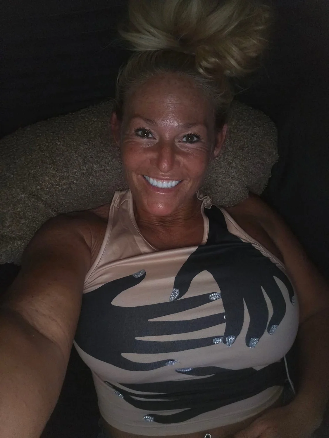 Sexy Big Tits Florida Milf Julia pt 2 image 7