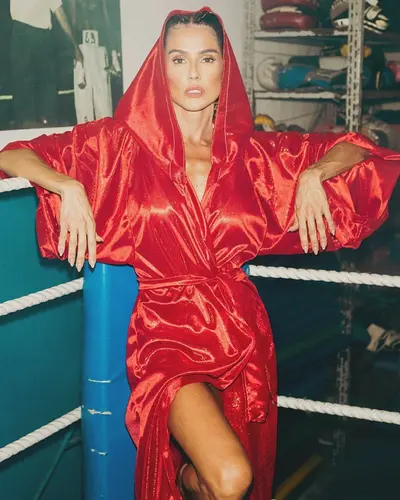 Deborah Secco cover image