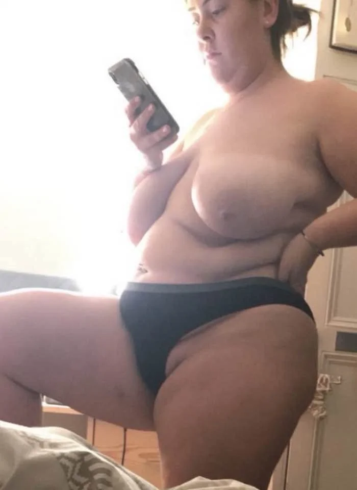 UK Pig 40F Tits image 13