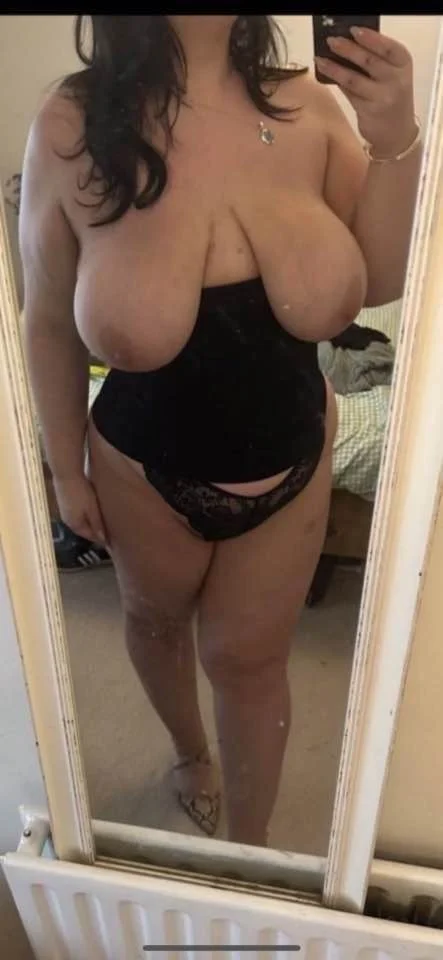UK Pig 40F Tits image 6