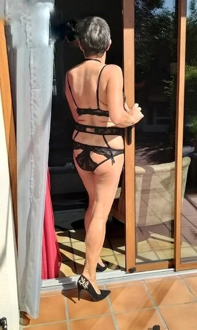 belle mature image 2
