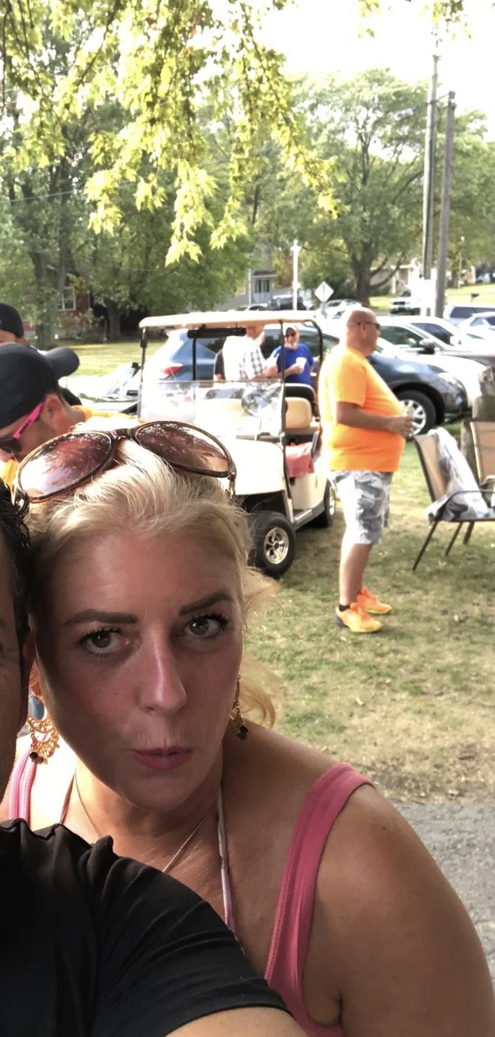 Met a guy at a bar on the Fox River then we fuck! Repost if you wanna pick me up at a bar😈 image 1