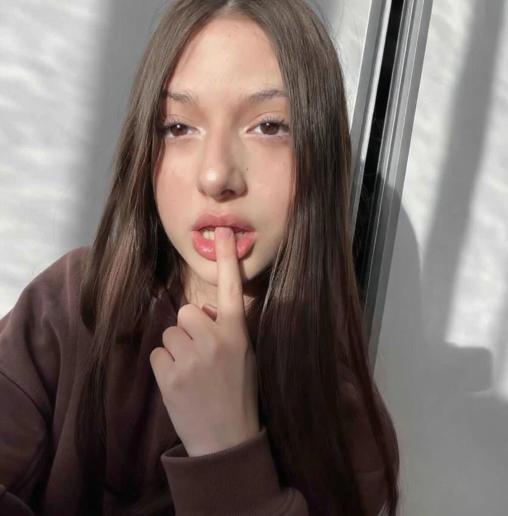 Trola Argentina Bianca sexy flaca culona rica mamando verga y cojiendo rico image 13