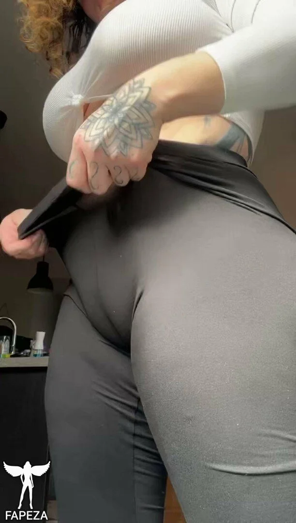 Thick Vanilla Hood Rat image 25