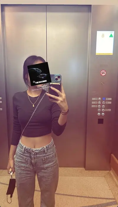 Looking for cum tributers. Dm me your cum tribute to either of these 3 photos and i will send more cover image