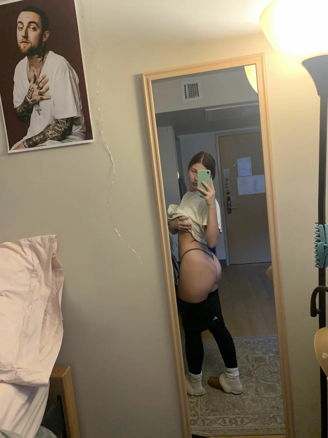 🍑📱 Booty Selfie image 14