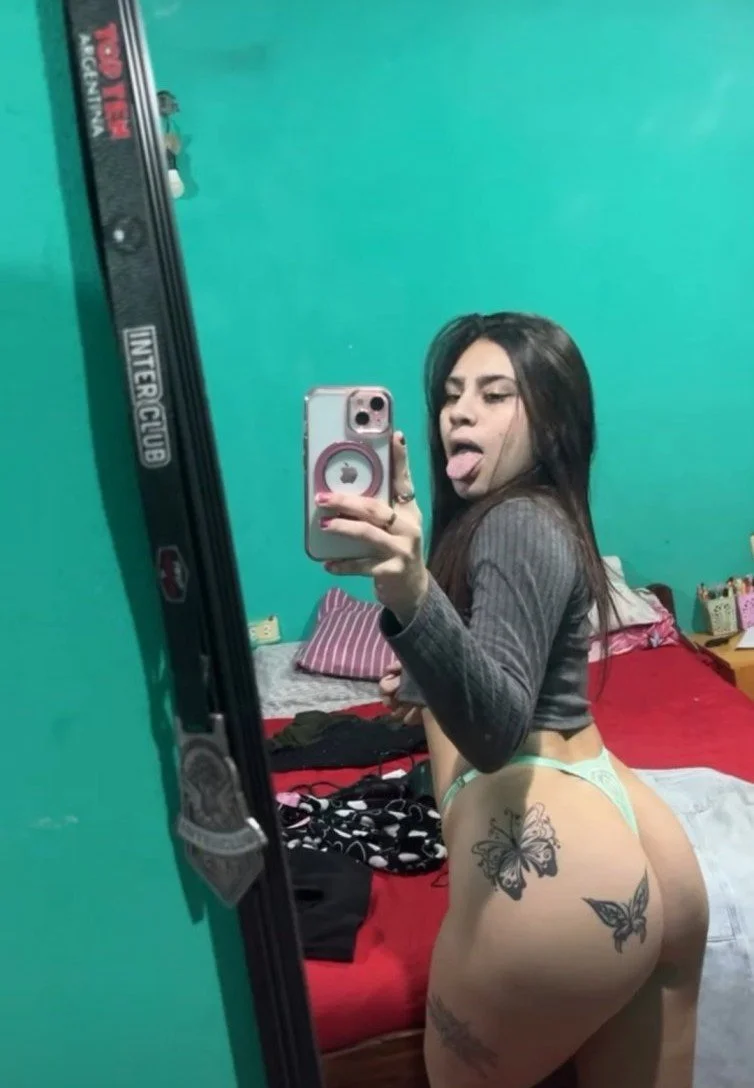 🍑📱 Booty Selfie image 20