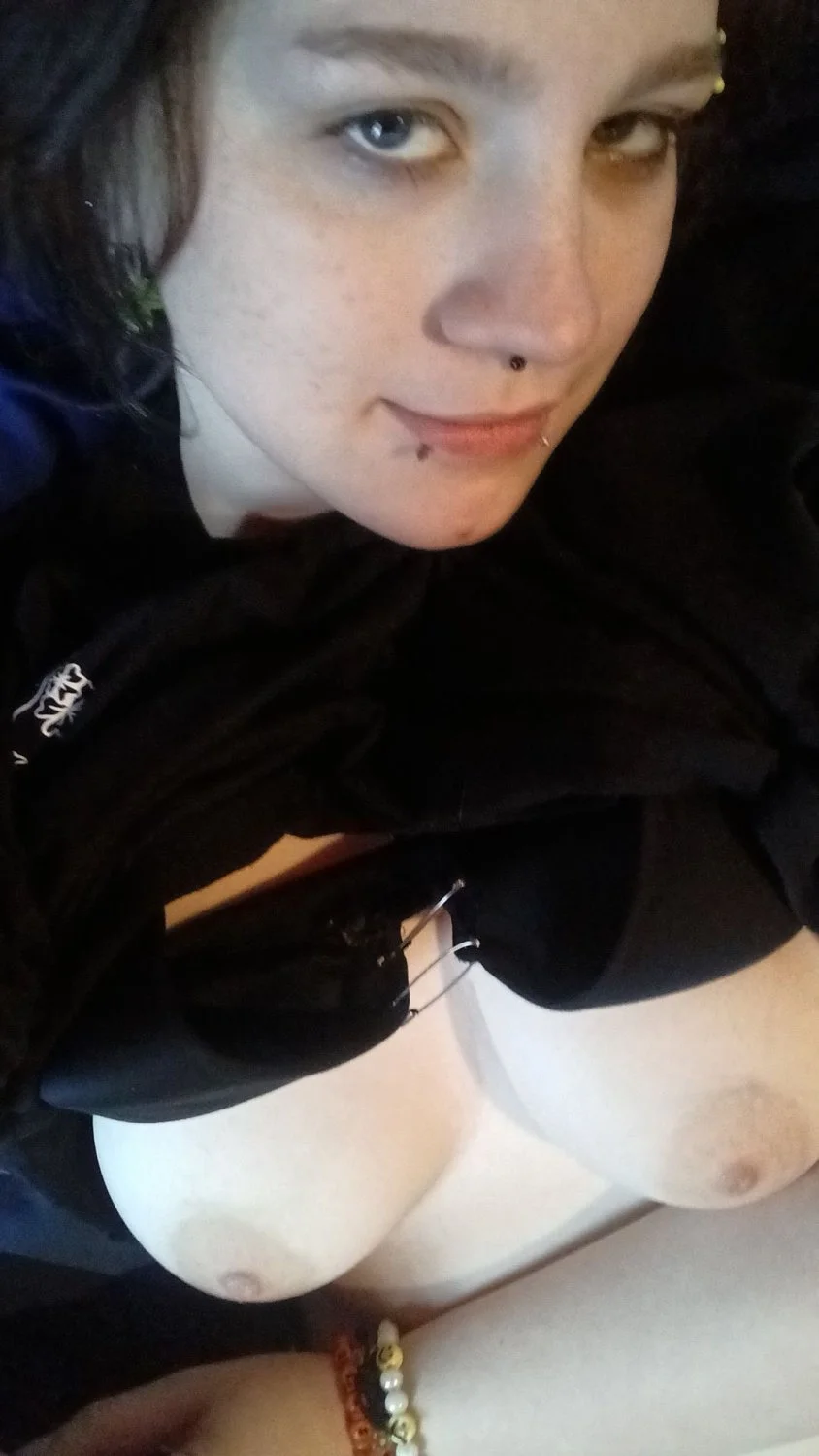Wendy’s Snapchat Webslut image 22