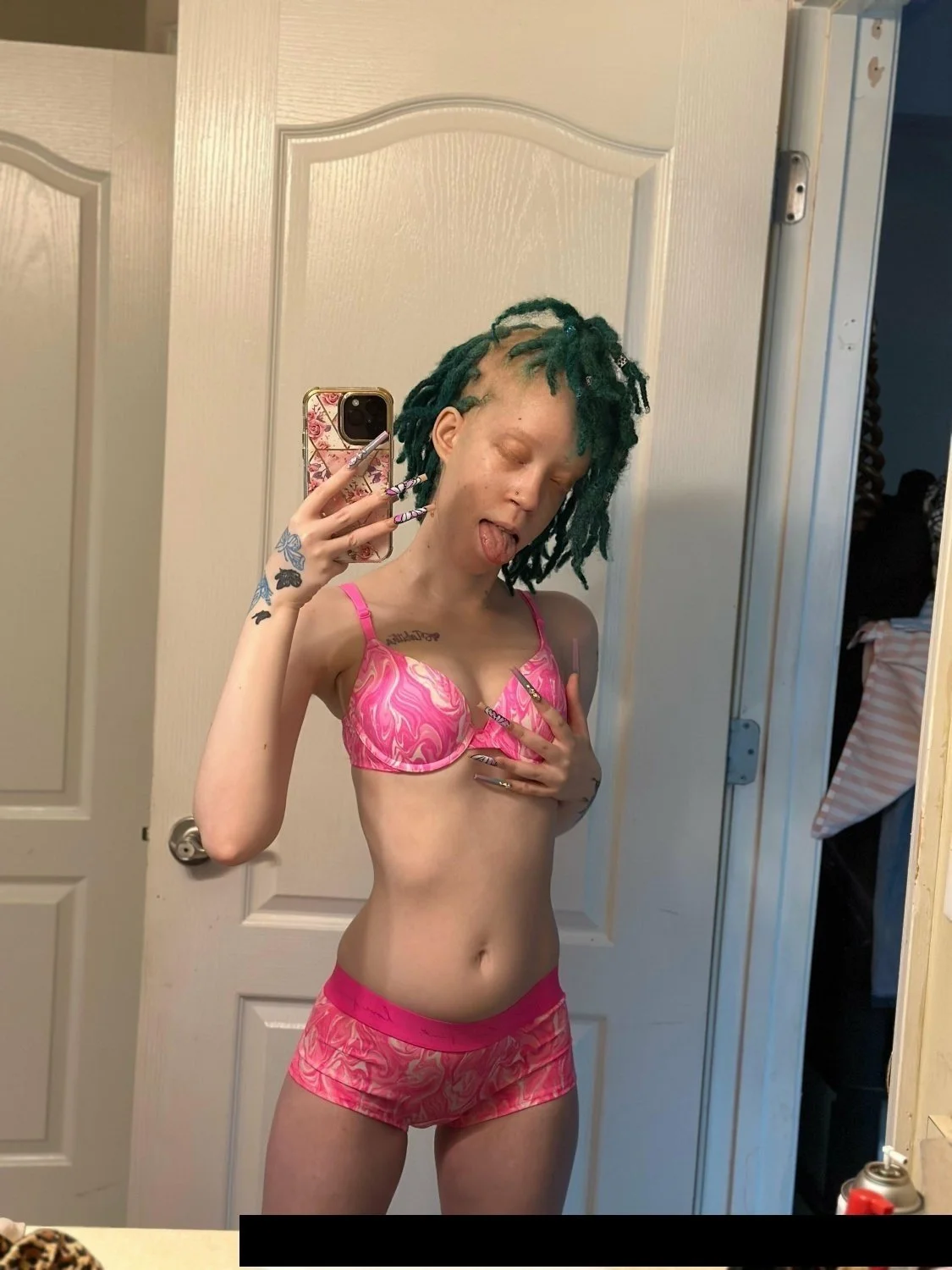 albina loirinha feia mas muito gostosinha que seguidor enviou image 3