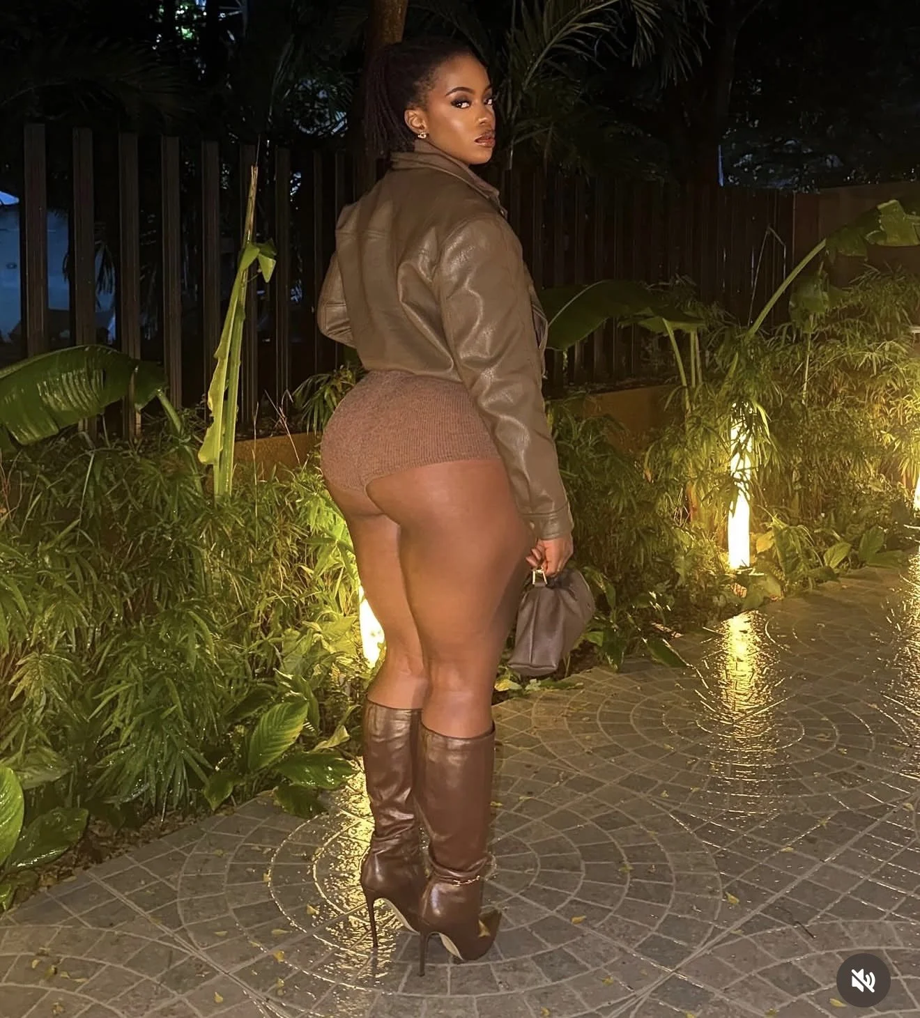 100 shots!!! 💯🍑 image 35