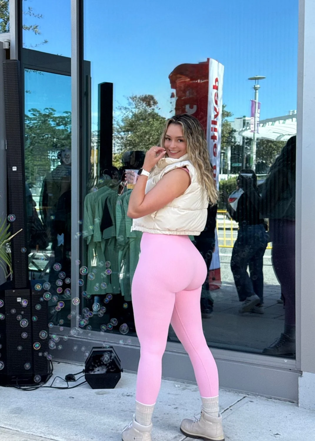 Vadia Linda e de bunda perfeita! image 50