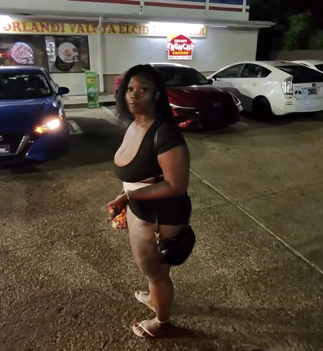 Would y'all tow her car!!! 😍🖤 image 2