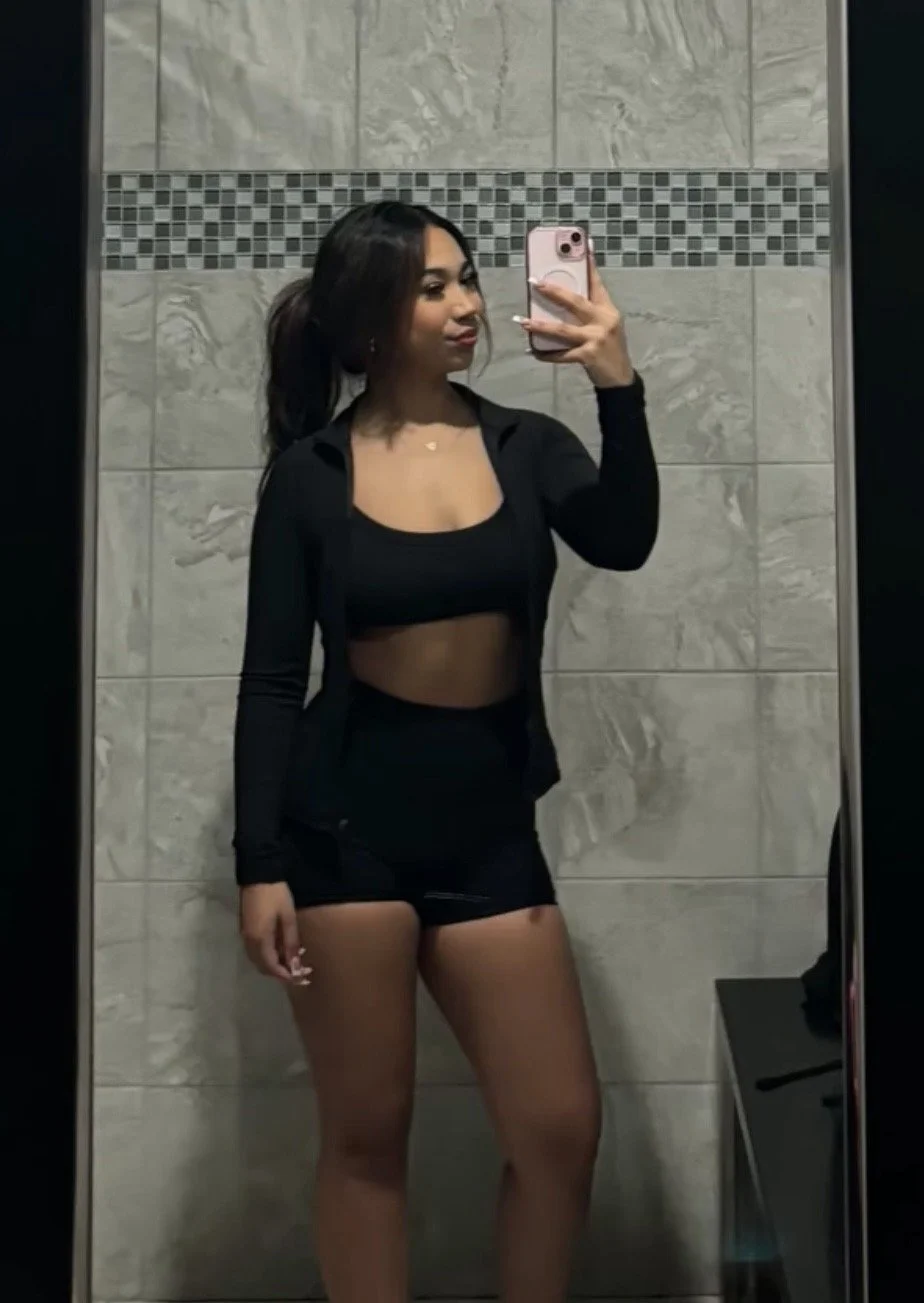 Fine Latina Gym Rat image 3