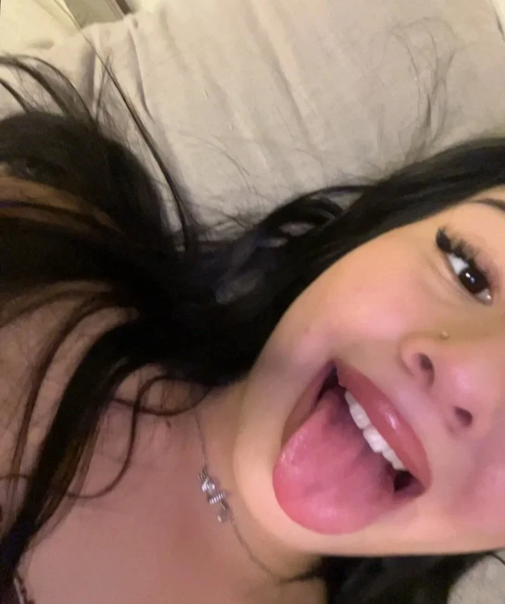 Pendeja tetona image 3
