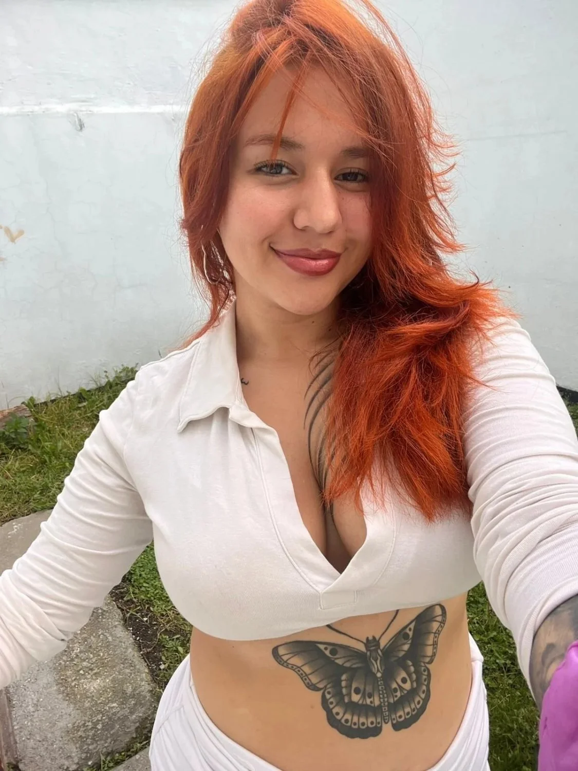 Linda tetona image 5