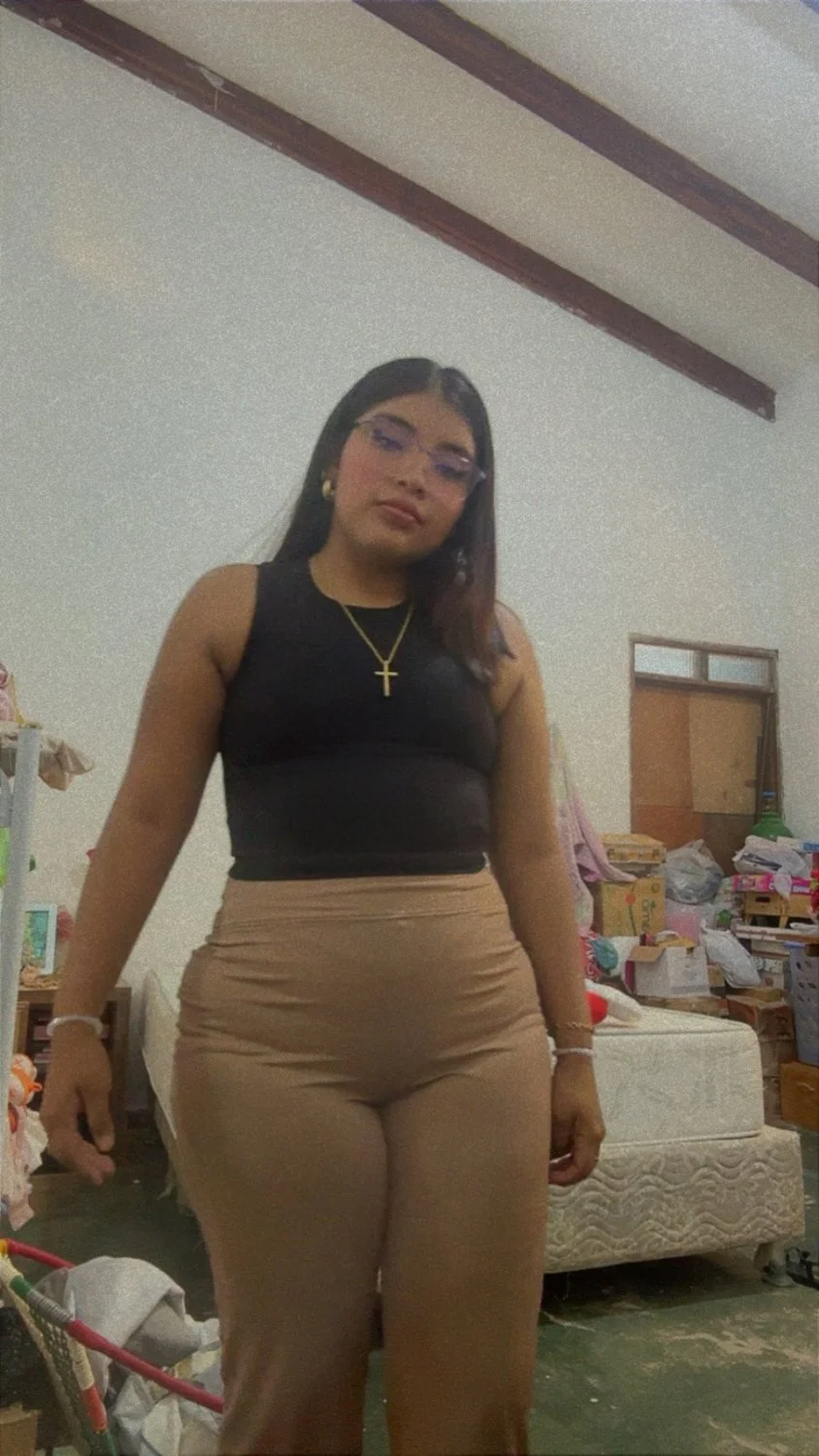 Gordita puta confiada miran a la zorra image 1