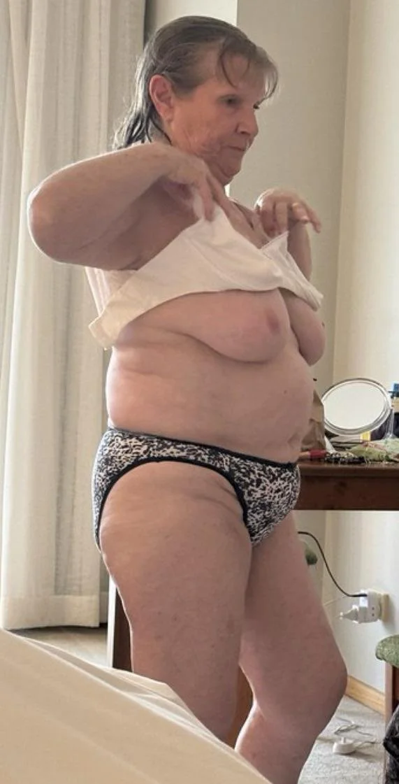 NUDE GRANNY image 20