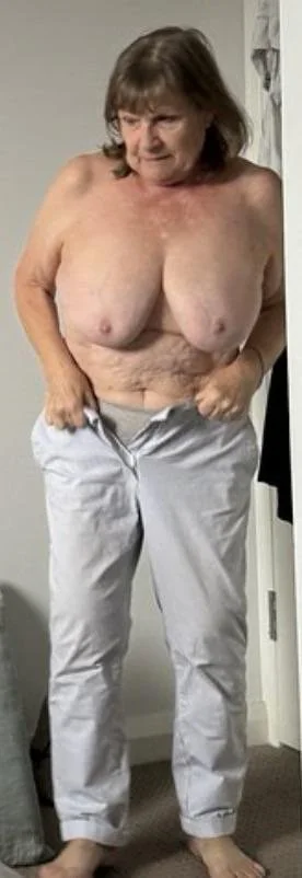 NUDE GRANNY image 28