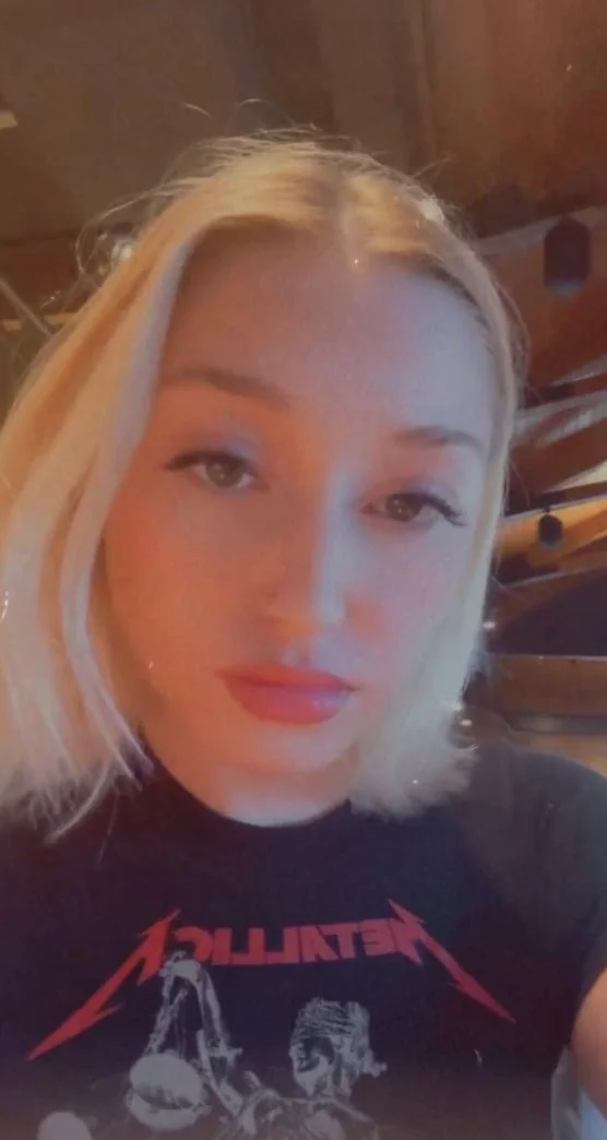 Thick busty gf caught main image