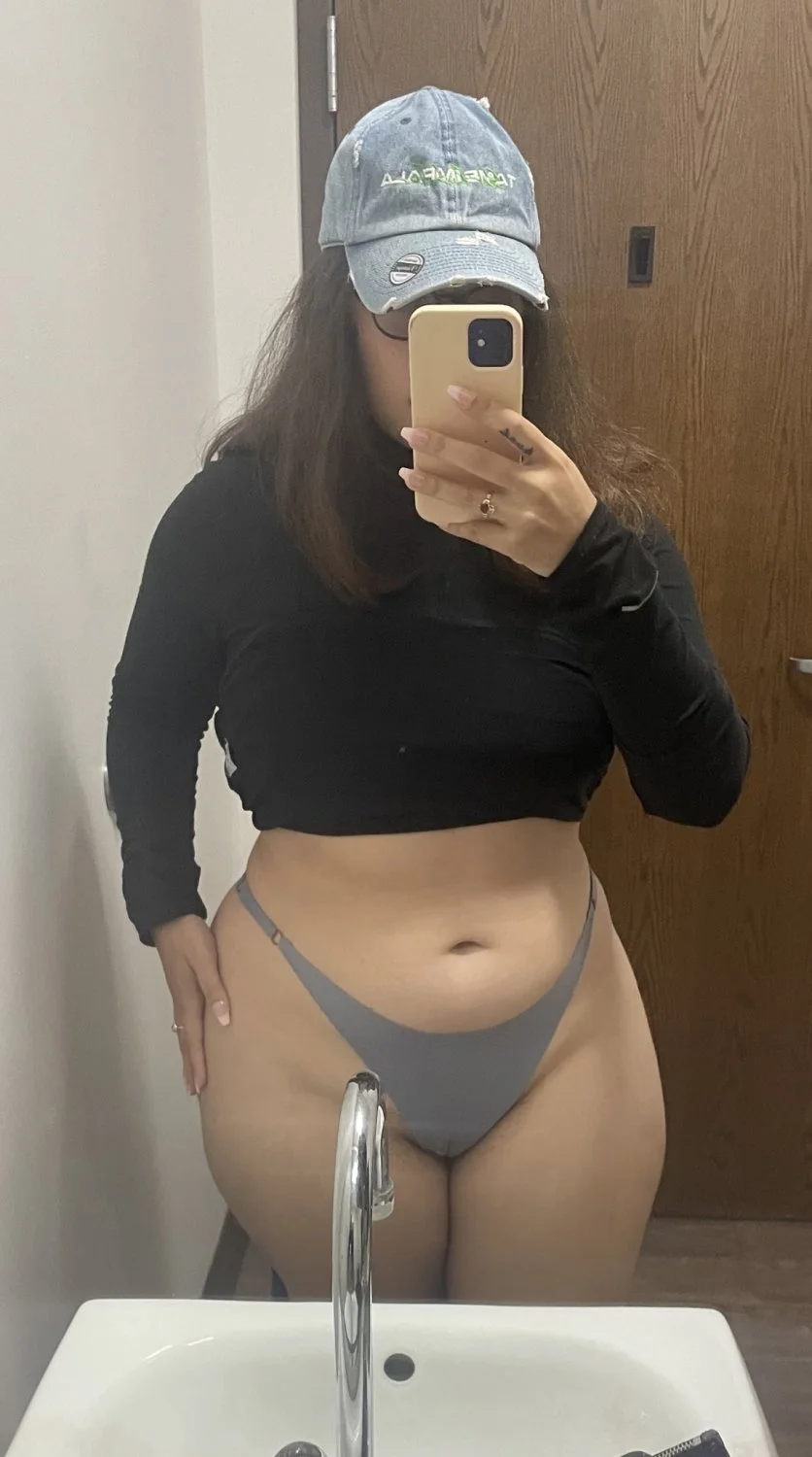 Thick slut from NY exposed image 6