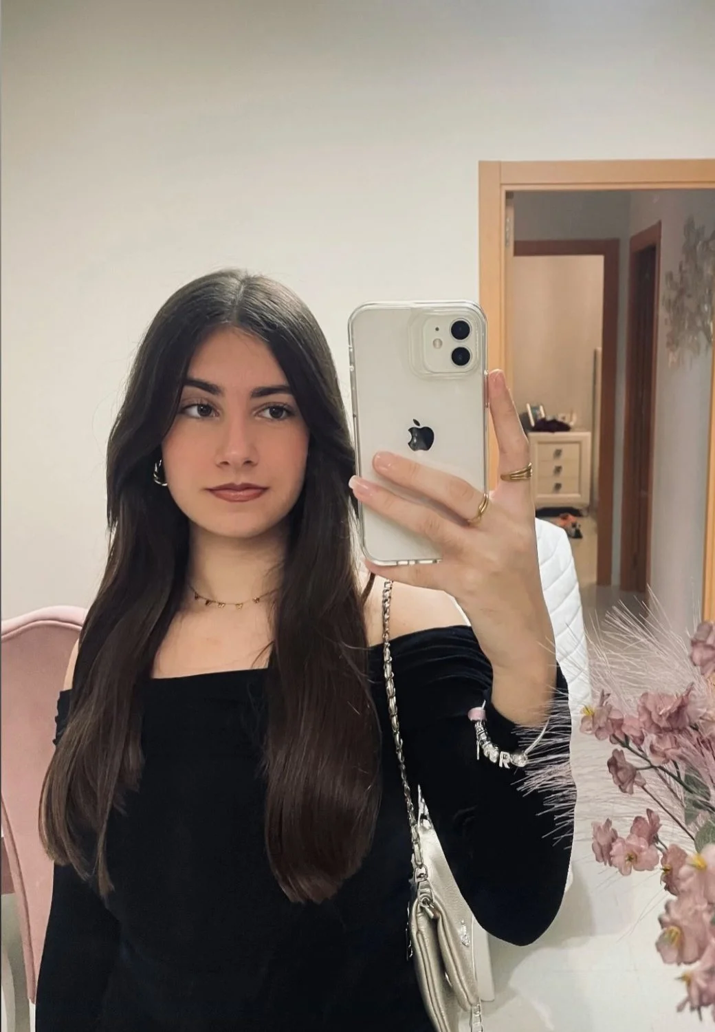 Exponiendo a Prima de seguidor, Rocio 18 añitos recien cumplidos la perra, para usarla sin piedad image 5