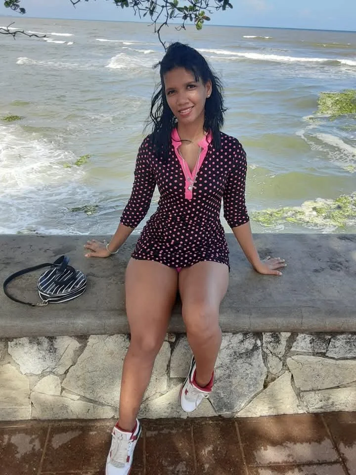 Nahomy Raquel Santos Sexy image 25