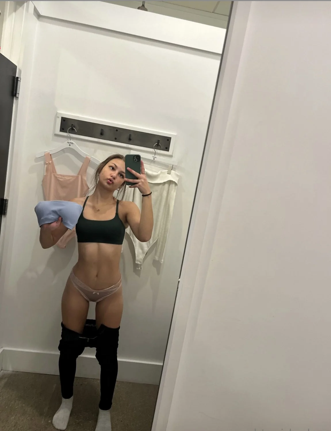 Absolute Teen Slut Loves To Show Off Her Pussy main image