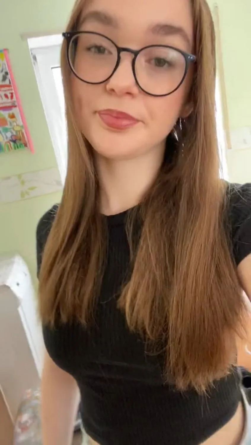 Deepfake of teen with glassess (please dont ask again for glasses) main image