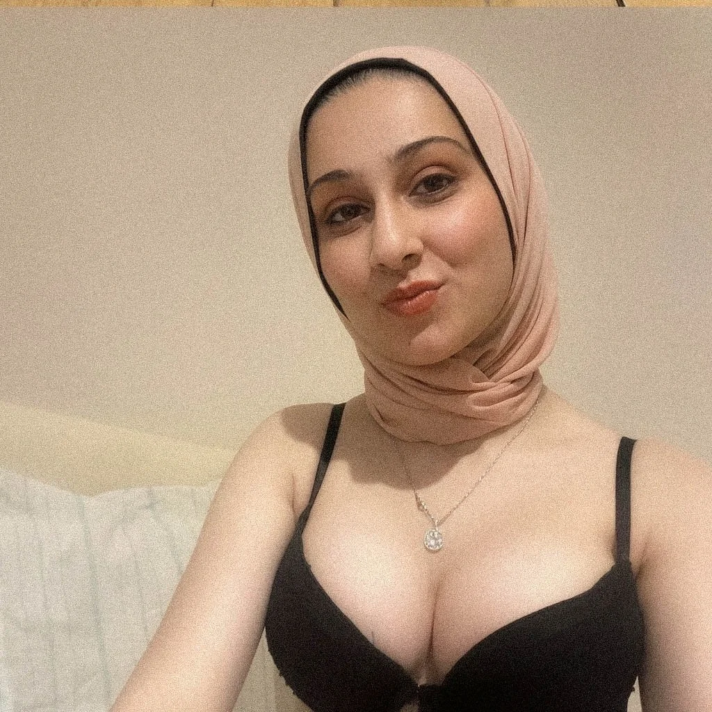 Muslim Wife for your jerking image 9