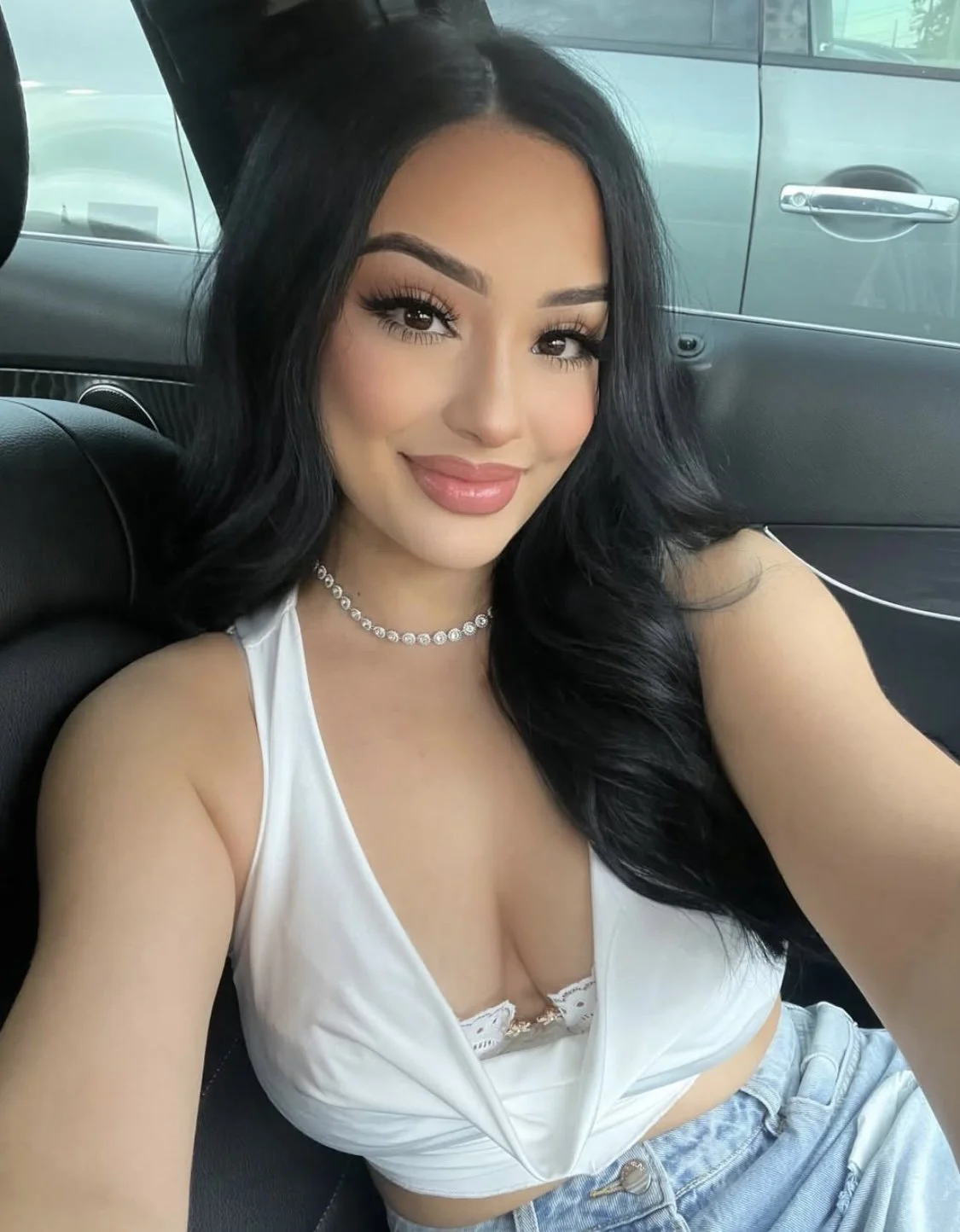 My sisters thick irl latina friend loves teasing her body for strangers on the internet image 25