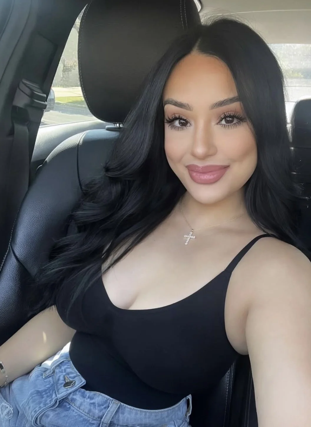 My sisters thick irl latina friend loves teasing her body for strangers on the internet image 28