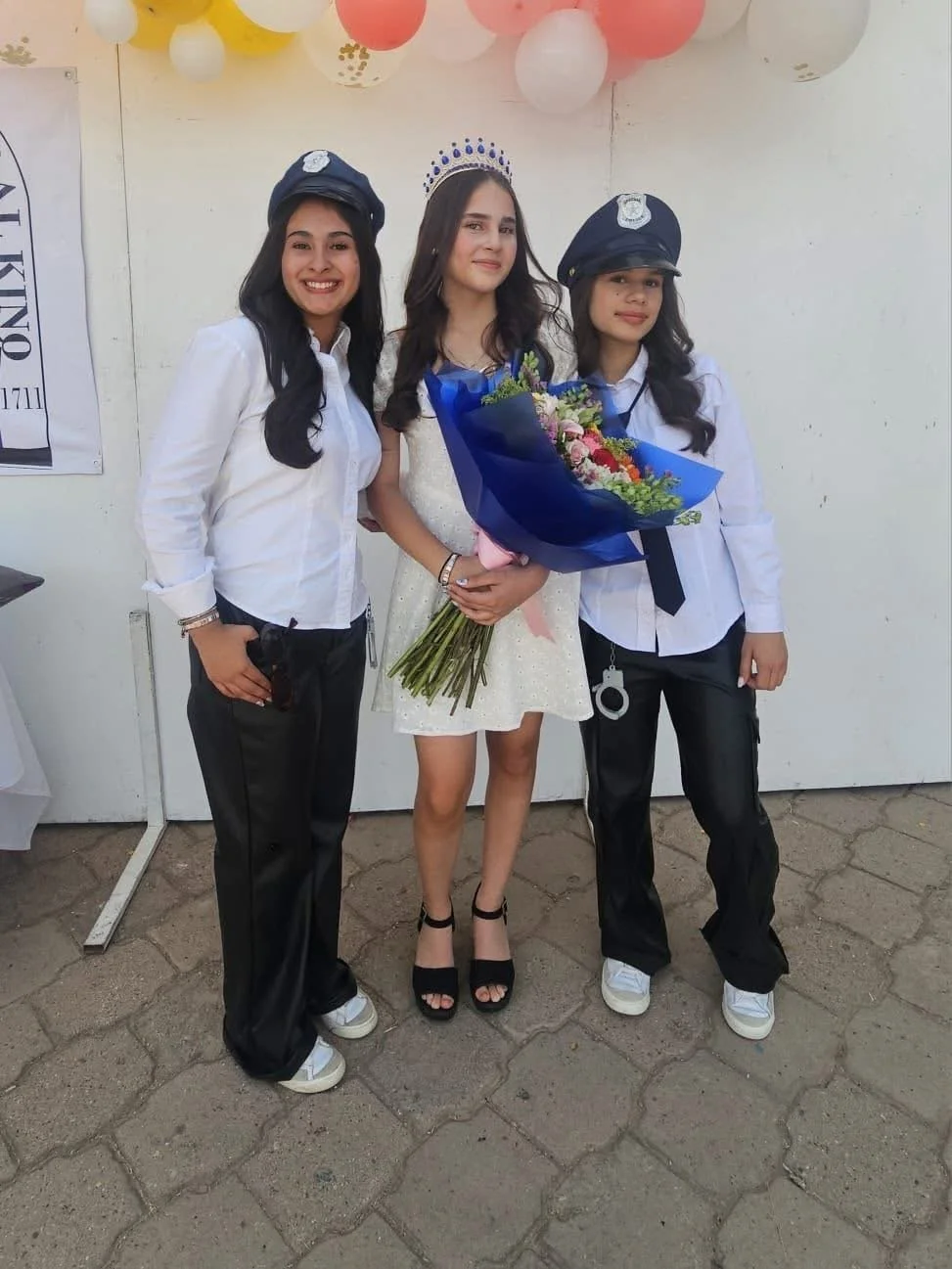 Hermosos pies de colegiala image 17