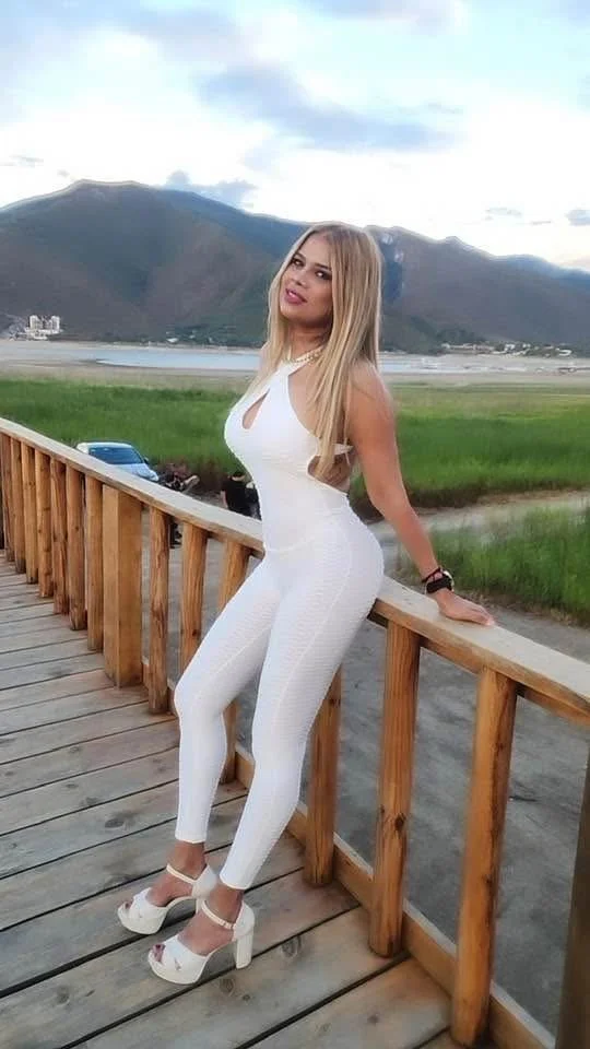 MILF REGIA CULONA TETONA image 33